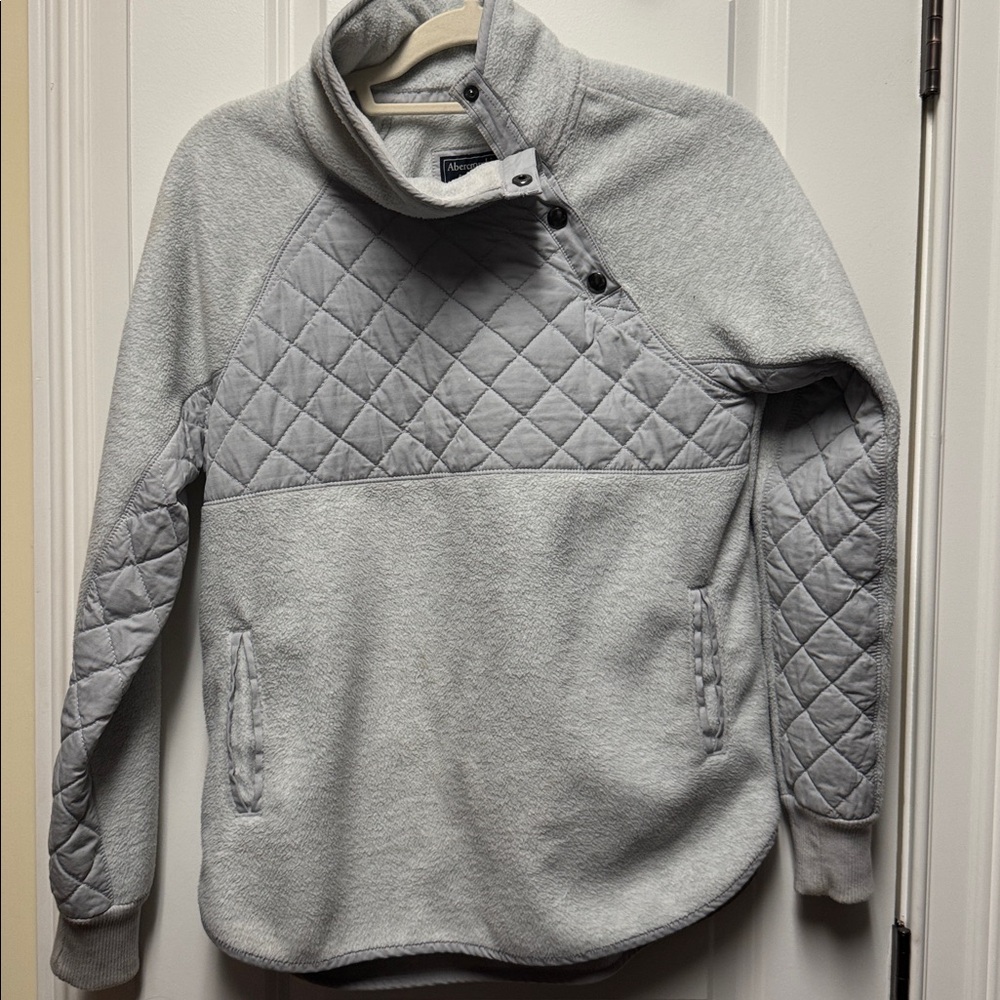 Abercrombie & Fitch Gray Women’s Snap-Up  Fleece Pullover